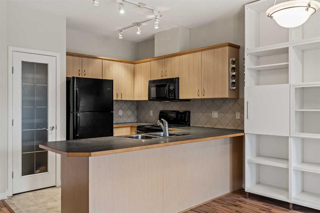 Additional image 5 of 206-3651 Marda Link SW, Calgary, AB, T3T 6J7