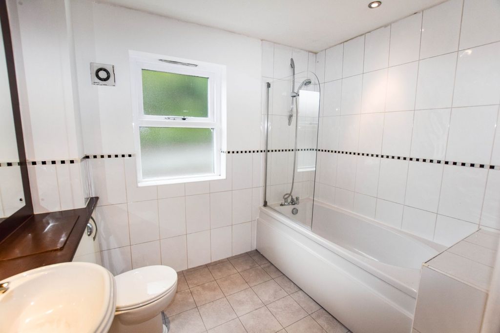 Additional image 12 of 2 bed flat to rentLilybrook Drive, Knutsford, Cheshire WA16