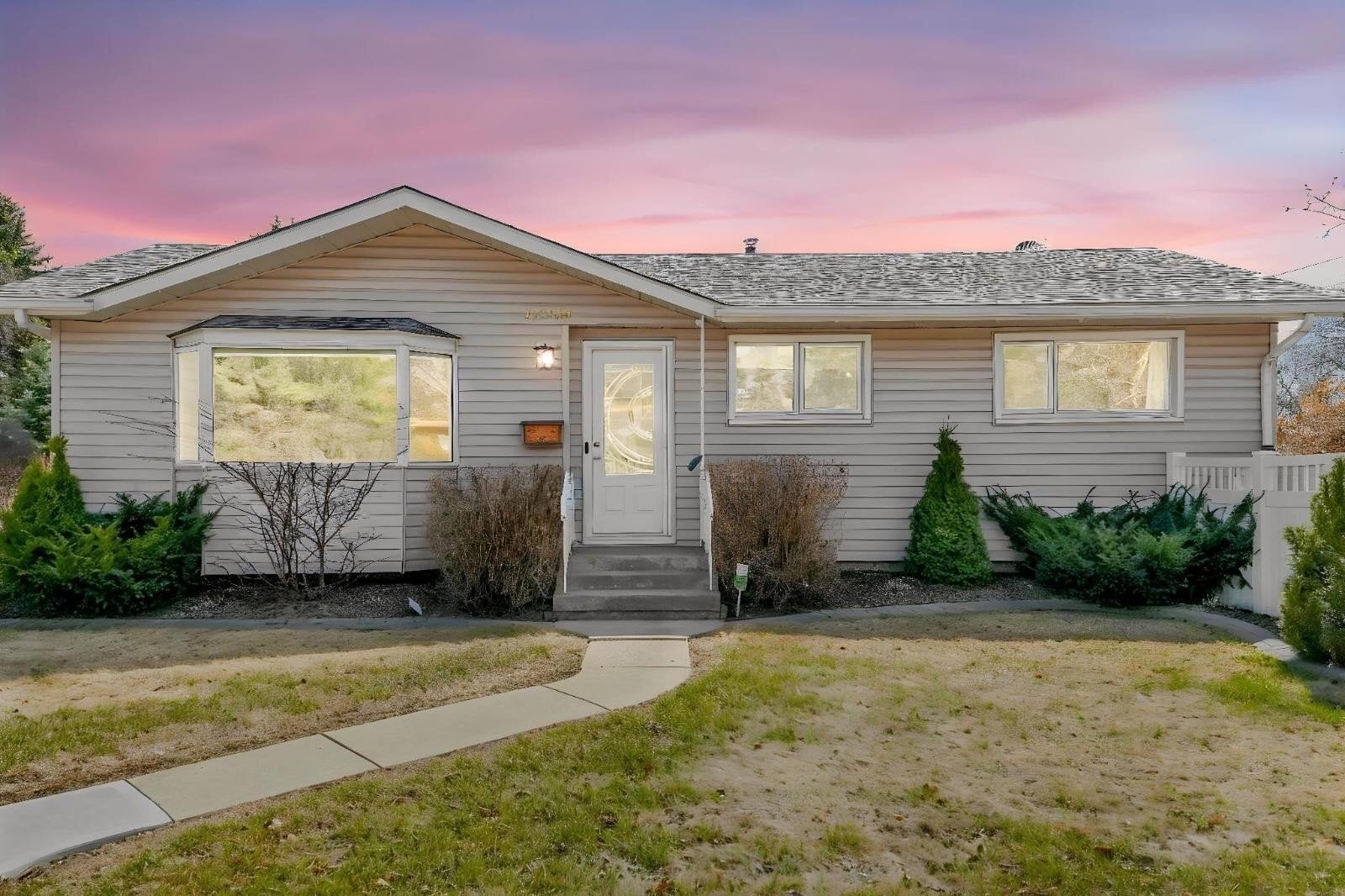 Additional image 7 of 12303 131 Avenue NW, Edmonton, AB, T5L3M9