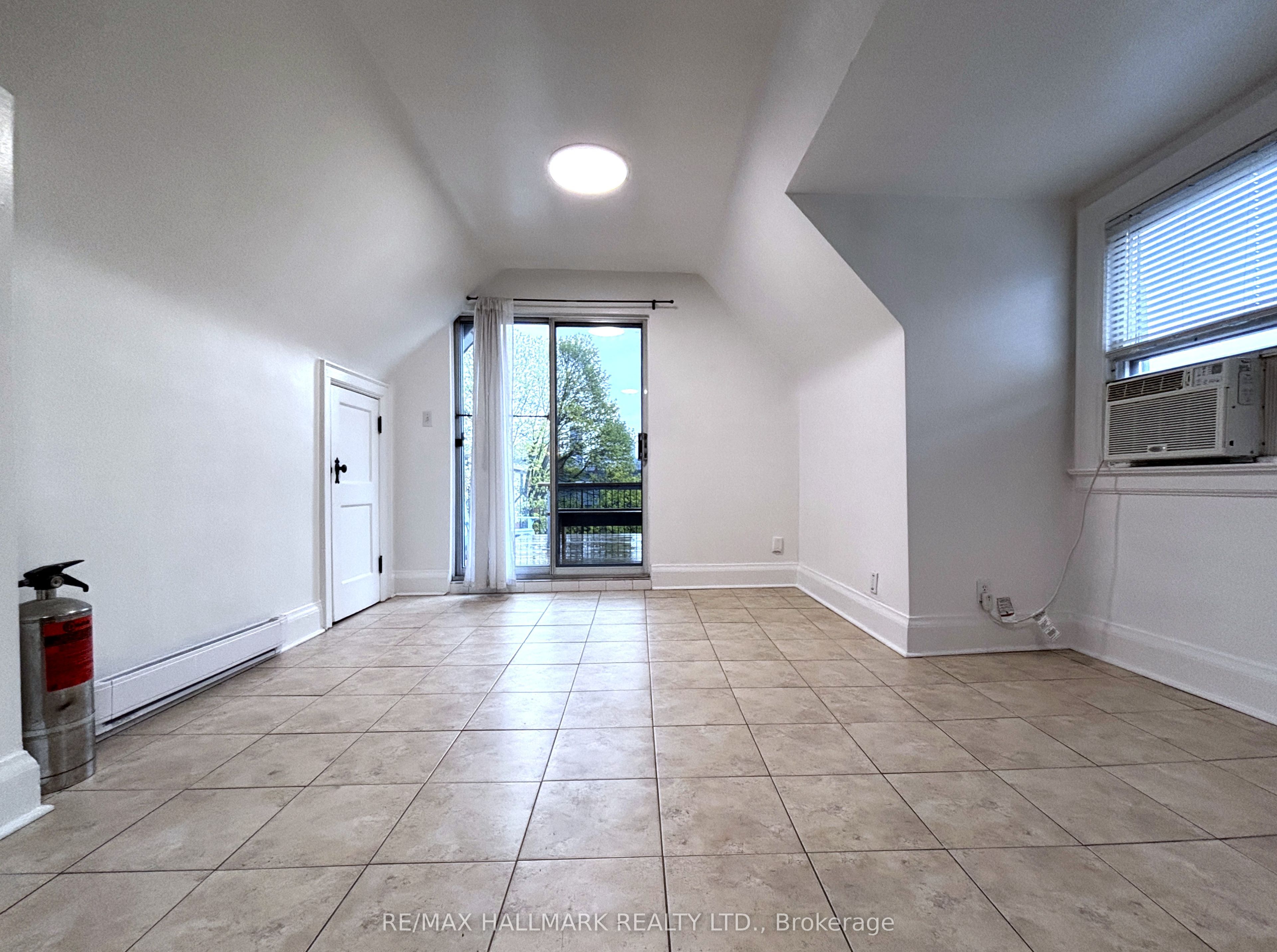 Additional image 4 of 3rd Fl-55 Brunswick Ave   3rd Avenue, Toronto, ON, M5S 2L8