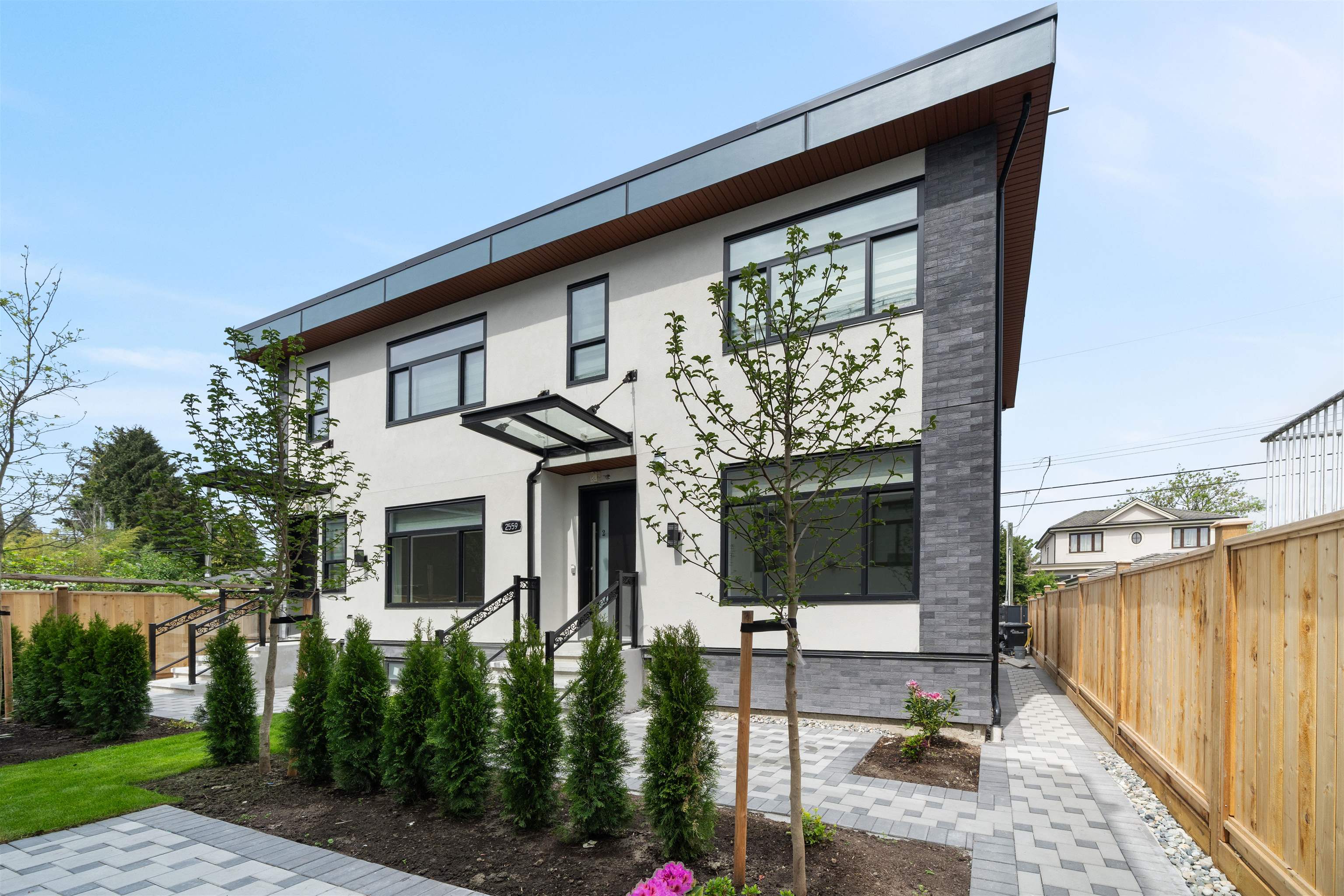 2-2559 King Edward Avenue W, Vancouver, BC, V6L 1T5