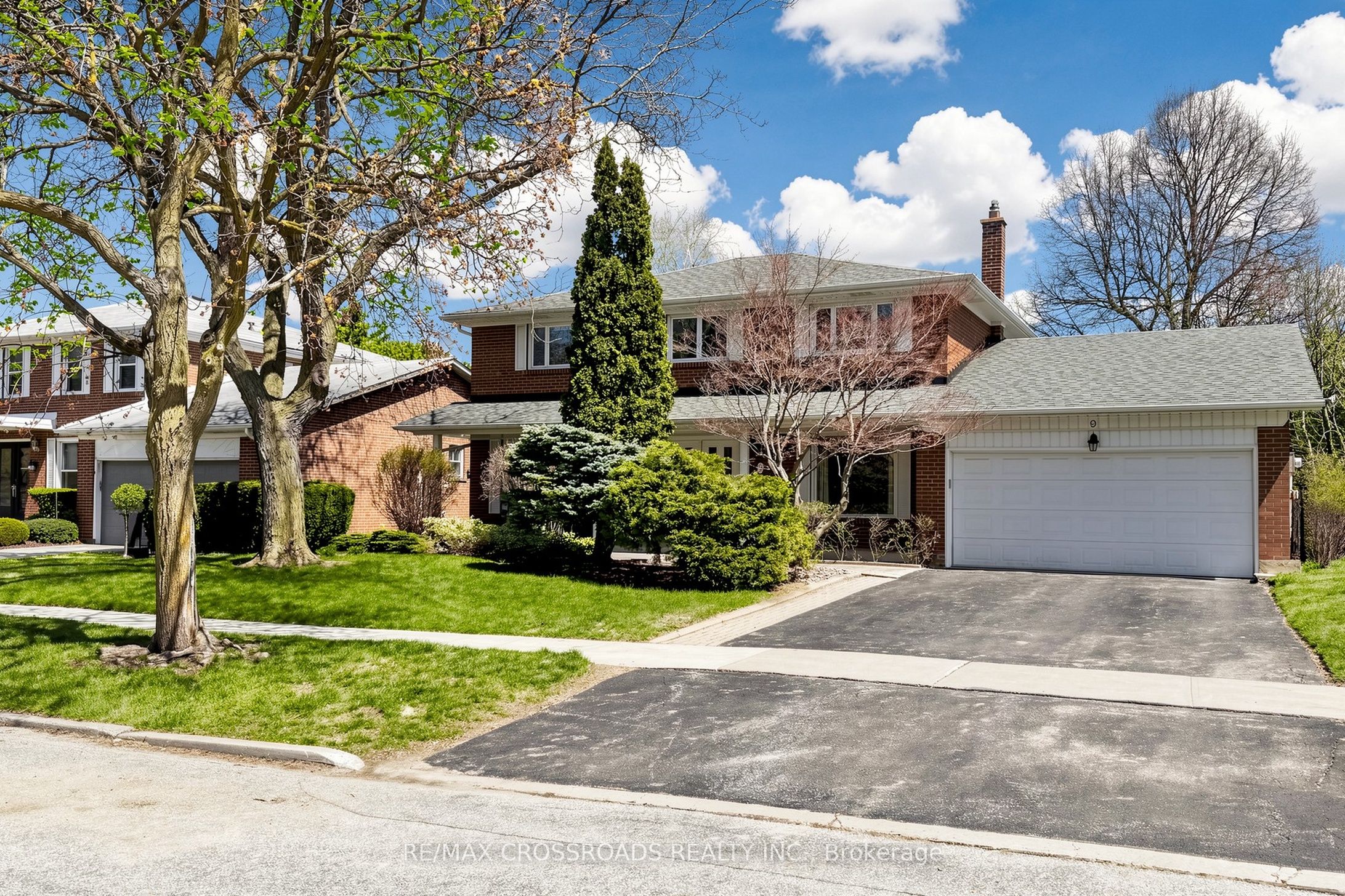 9 Tullamore Drive, Toronto, ON, M2L 2E9