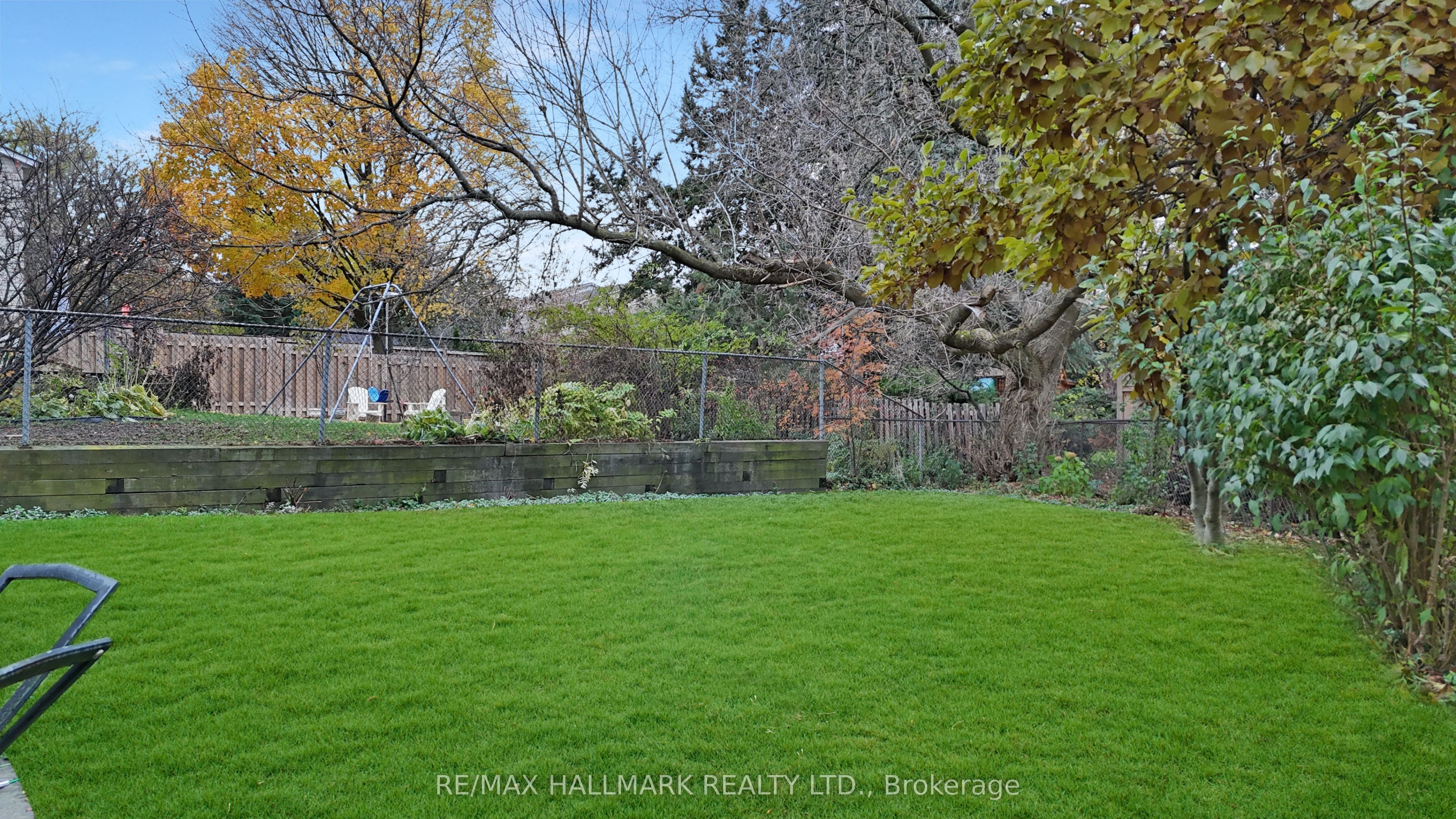 Additional image 3 of 22 Avondale Crescent, Aurora, ON, L4G 3P6