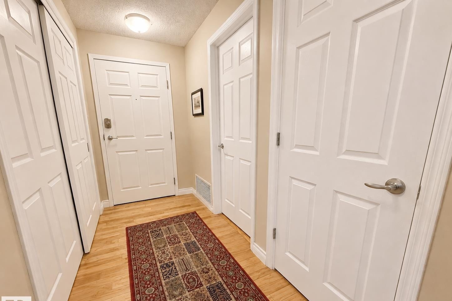 Additional image 8 of 301-9803 96a Street NW, Edmonton, AB, T6A4A5