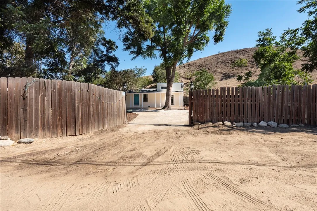 Additional image 86 of 10416 Clybourn Avenue, Shadow Hills, CA 91040