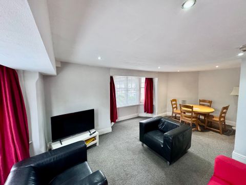A Forest Road East, Nottingham NG1