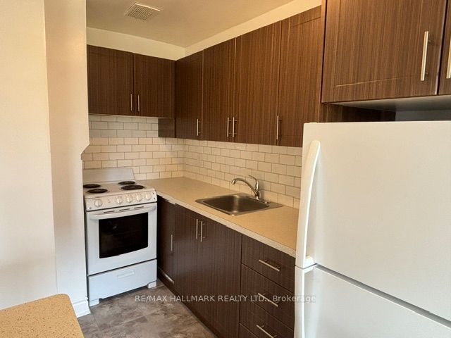 Additional image 4 of 2-201-515 North Service Road, Mississauga, ON, L5A 1B3