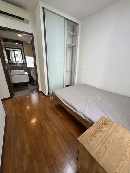 94 Punggol Central photo 2