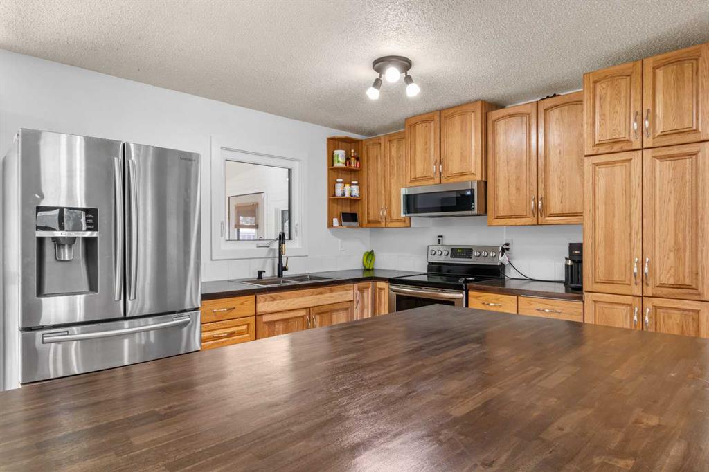 Additional image 5 of 39 Cedar Crescent, Lacombe, AB, T4L 1V1