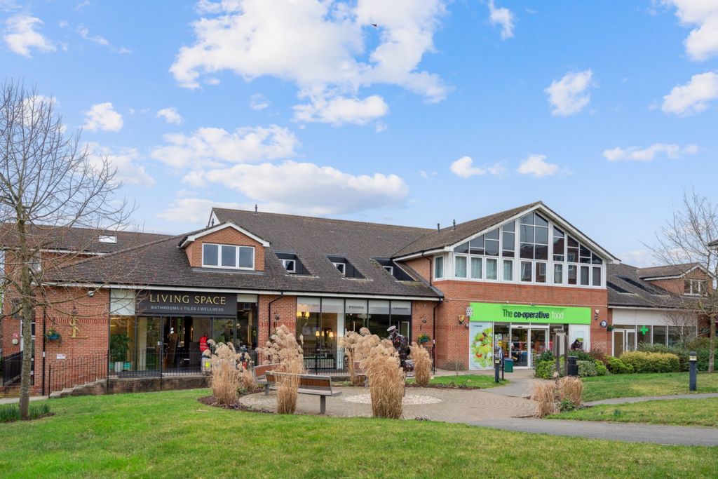 1 bed flat to rentThomas House, Bells Hill Green, Stoke Poges, Bucks SL2