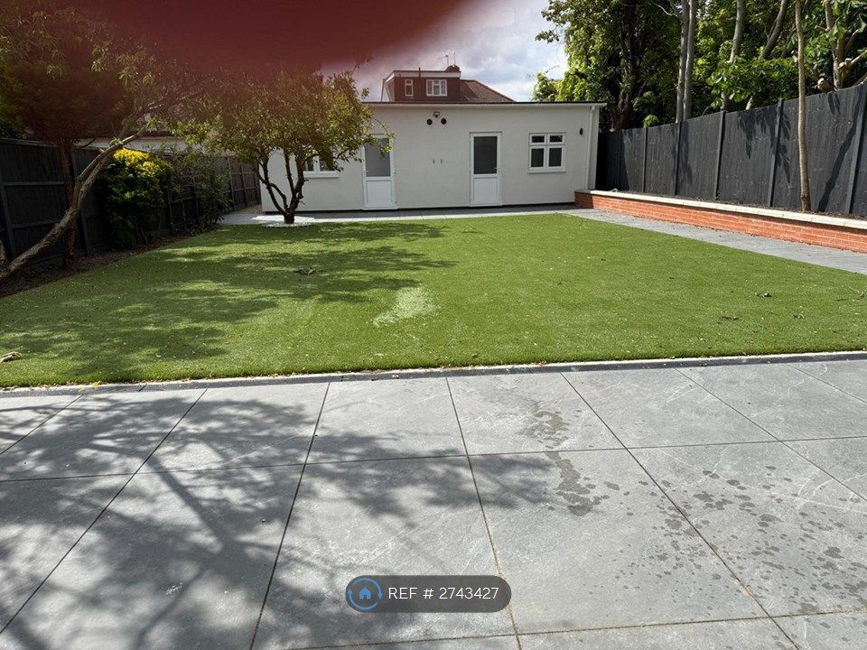 Additional image 2 of 7 bed end terrace house to rentInglehurst Gardens, Ilford IG4