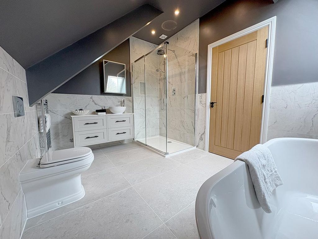 Additional image 16 of 4 bed property to rentHarewood Avenue, Harewood, Leeds LS17