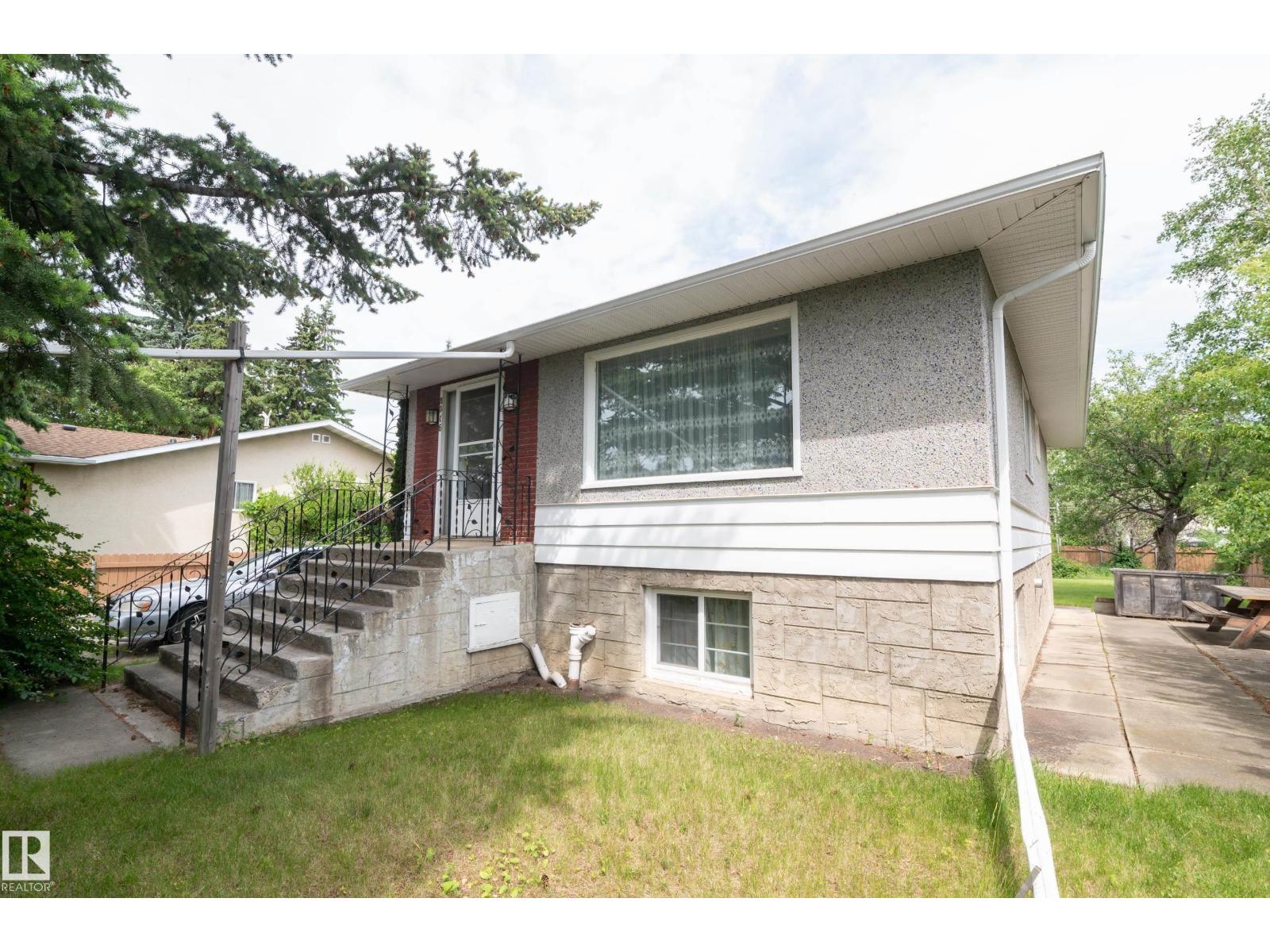 Additional image 2 of 8316 73 Avenue NW, Edmonton, AB, T6C0E2