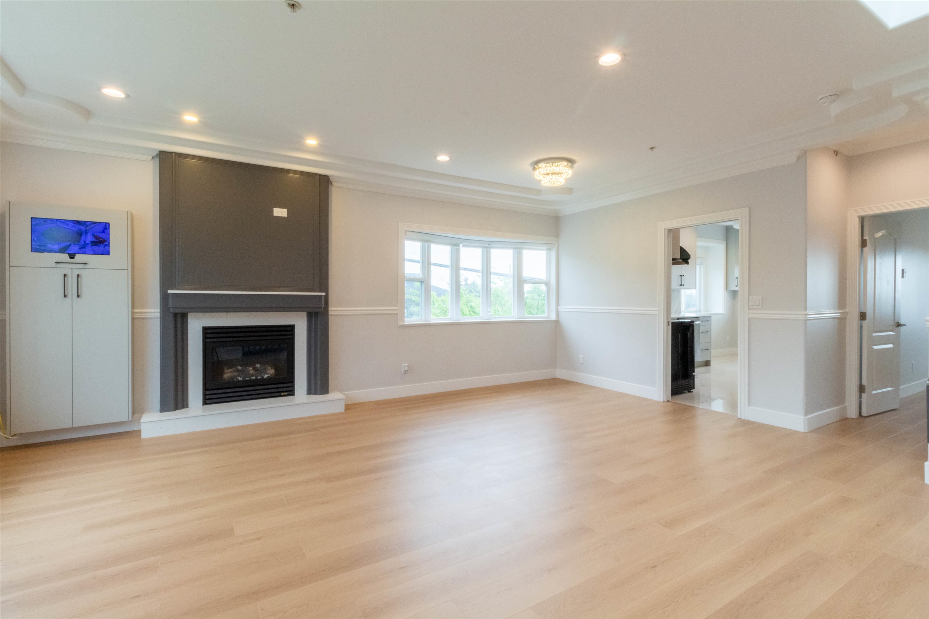 Additional image 3 of 392 63rd Avenue E, Vancouver, BC, V5X 2J9