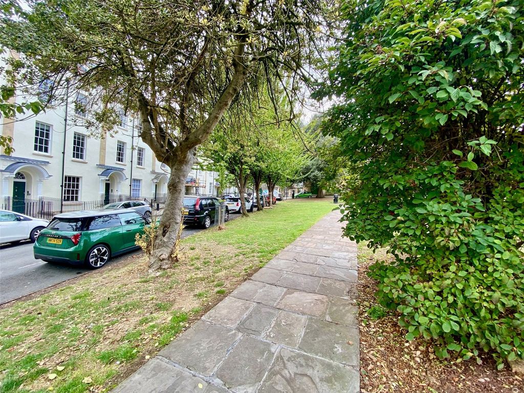 Additional image 5 of 2 bed flat for salePark Place, Clifton, Bristol BS8