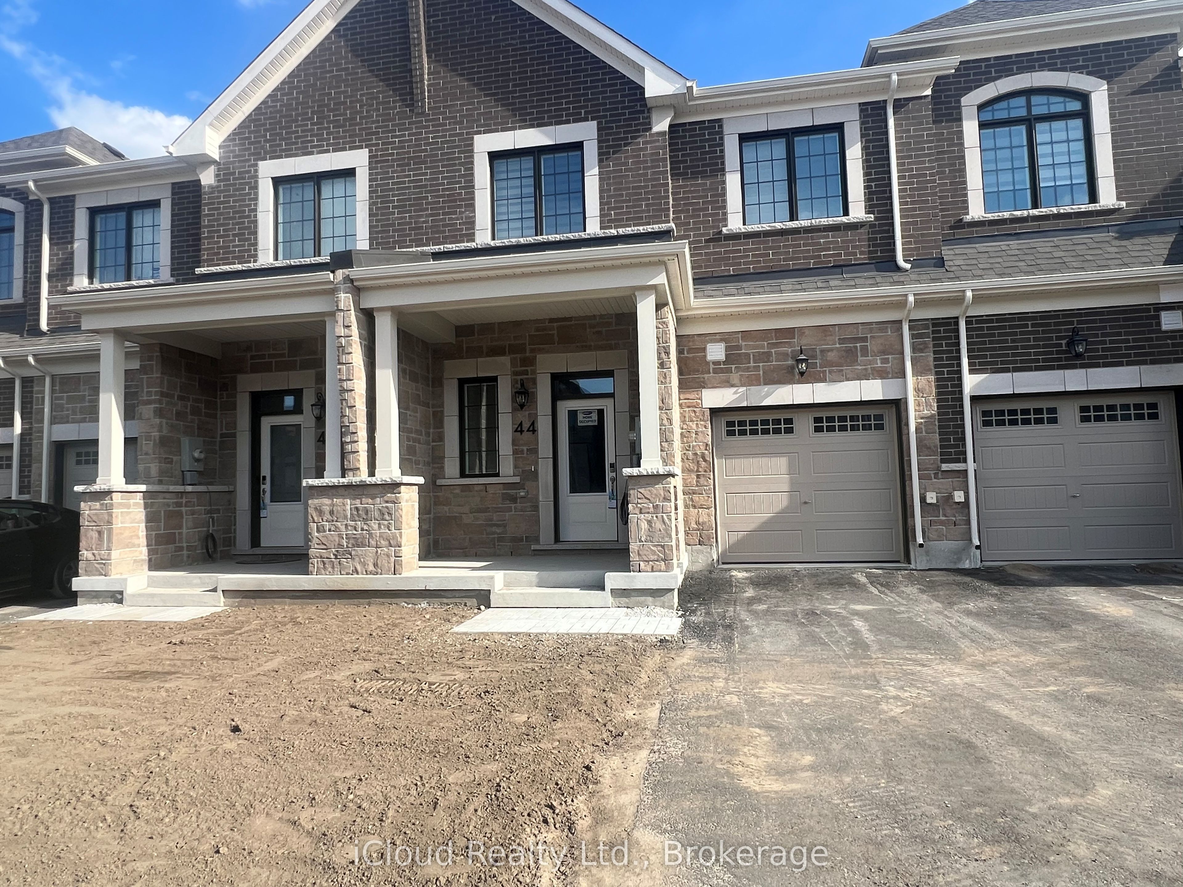 44 Foxley Heights, Barrie, ON, L9S 0Z8
