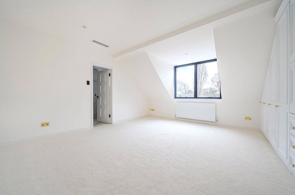 Additional image 15 of 5 bed detached house to rentWhite Orchards, Totteridge, London N20