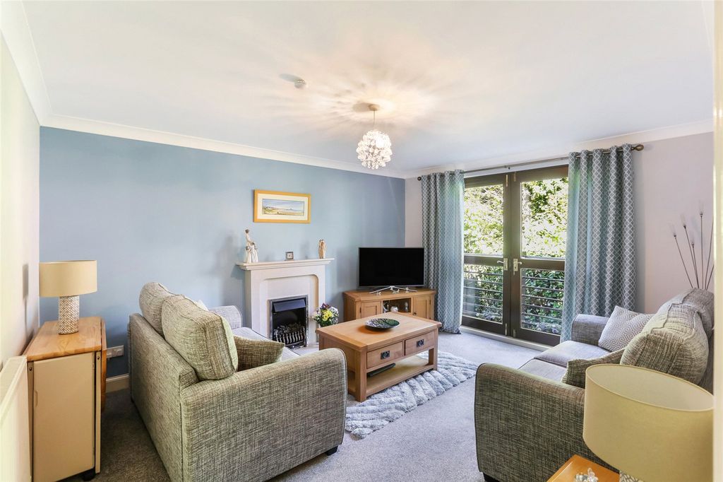 Additional image 2 of 2 bed flat for saleWest King Street, Helensburgh, Argyll And Bute G84