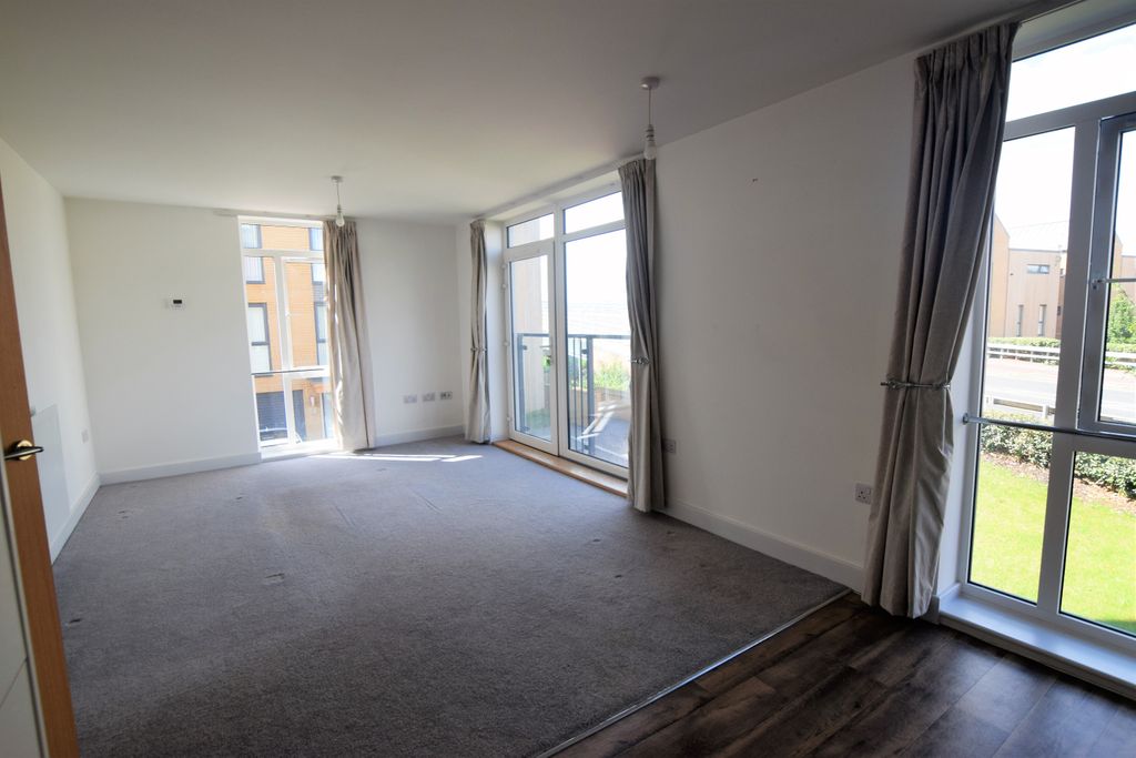 Additional image 4 of 2 bed flat to rentFirepool Crescent, Taunton, Somerset TA1