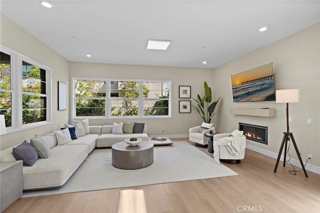 Additional image 83 of 77 Pelican Ln, Irvine, CA 92618