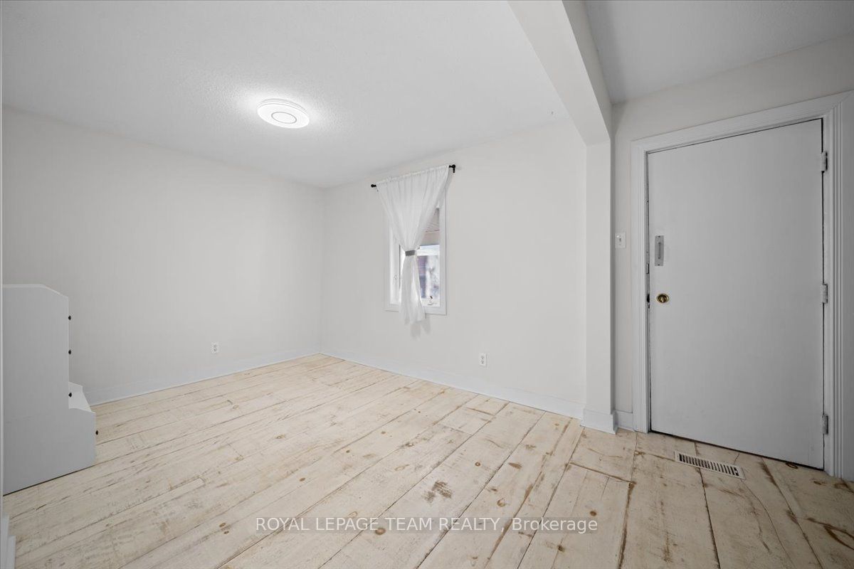 Additional image 3 of 2-135 Upper Lorne Place, Ottawa, ON, K1R 7G8