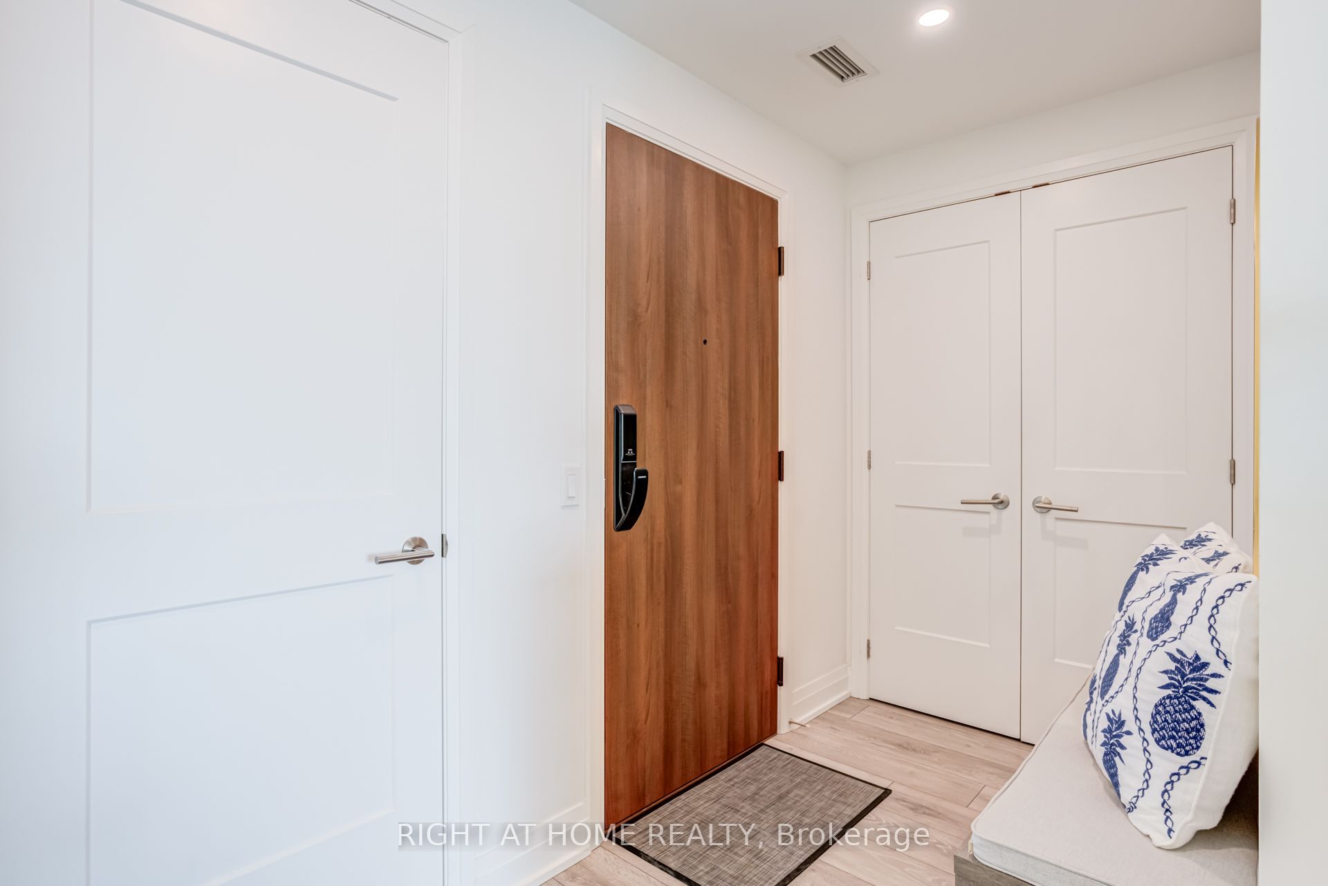 Additional image 4 of 506-21 Park Street E, Mississauga, ON, L5G 0C2