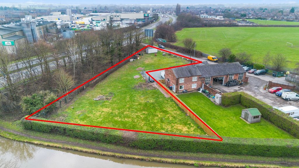 Land for saleCanal Walk, Rudheath CW9