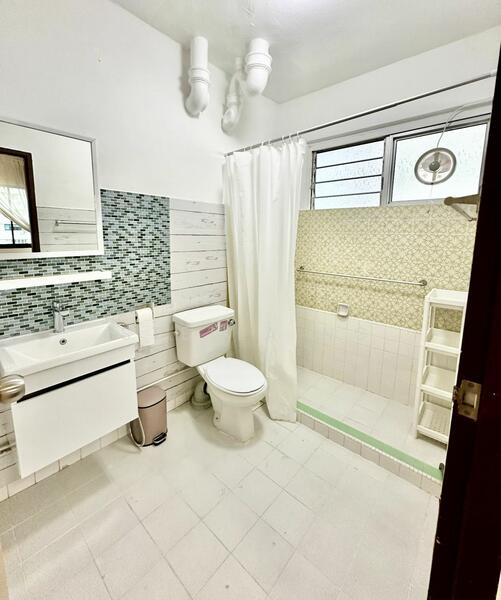 5000J Marine Parade Road photo 4