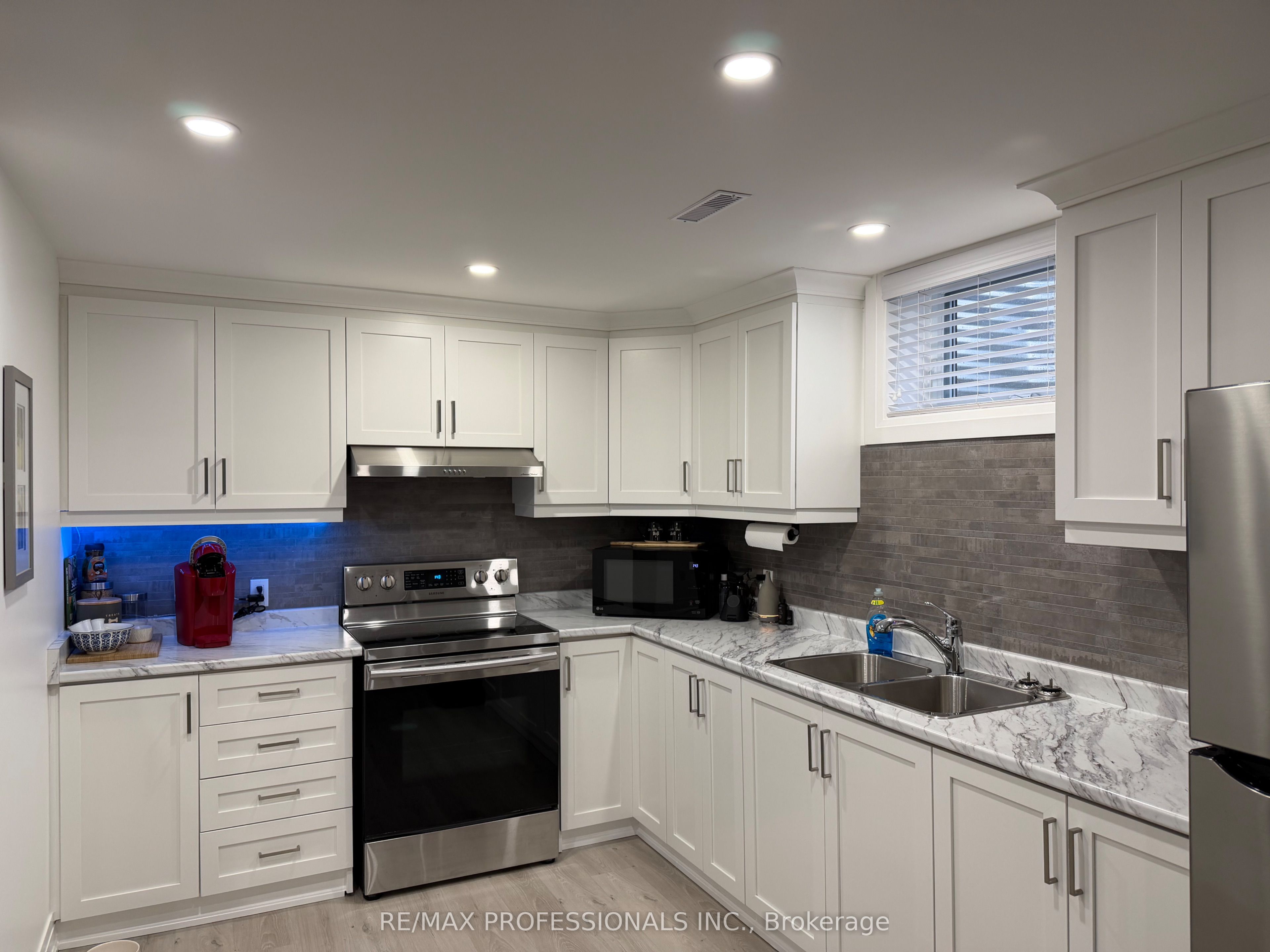 Additional image 5 of 19 Greencoat Road, Toronto, ON, M9B 4V1