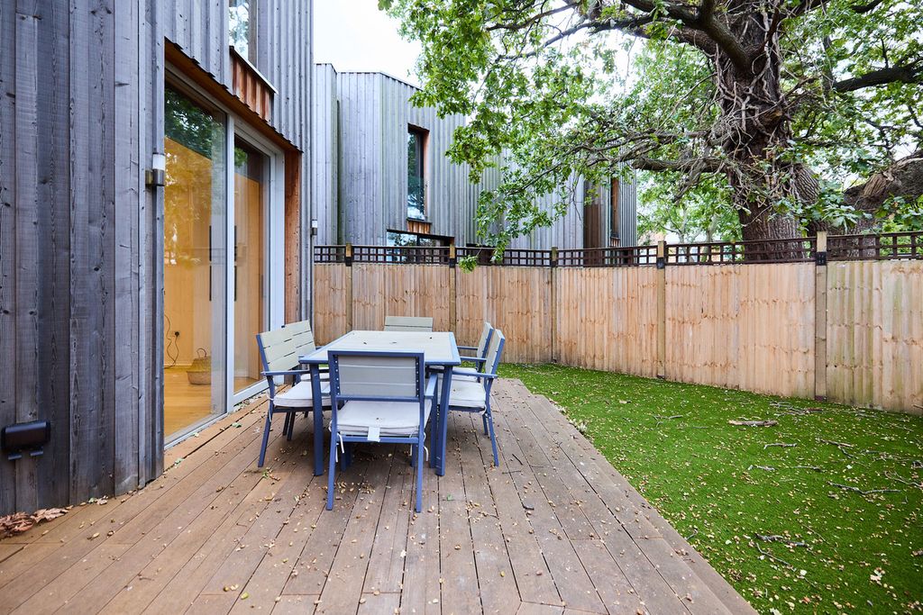 Additional image 10 of 3 bed detached house to rentCrowntree Mews, Mill Hill NW7