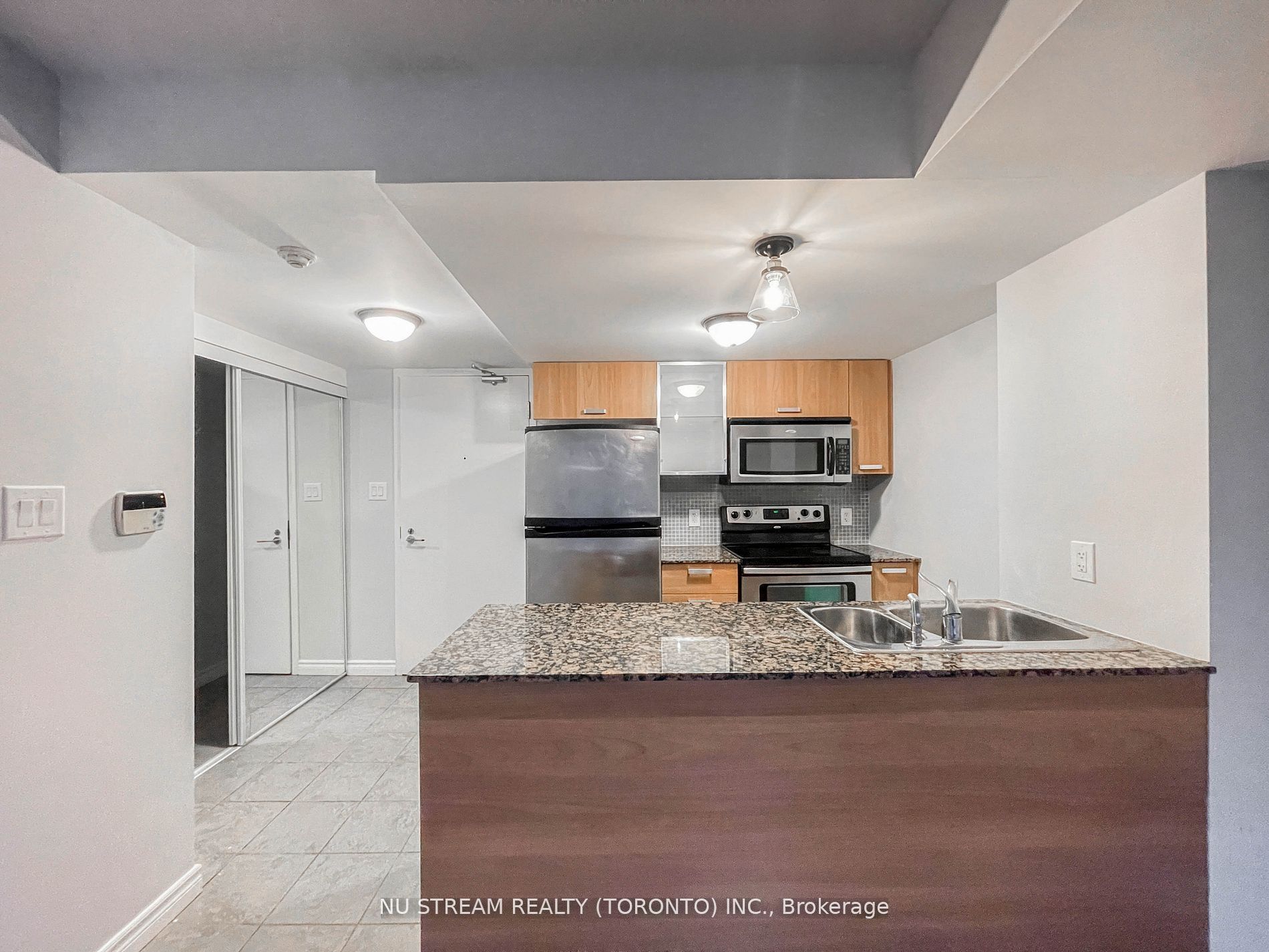 Additional image 4 of 1806-37 Grosvenor Street, Toronto, ON, M4Y 3G5