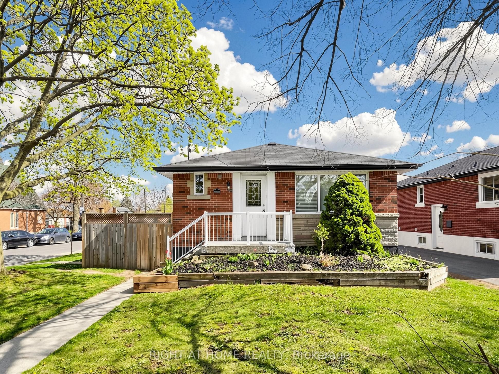 1 Welbourn Drive, Hamilton, ON, L9A 3N1