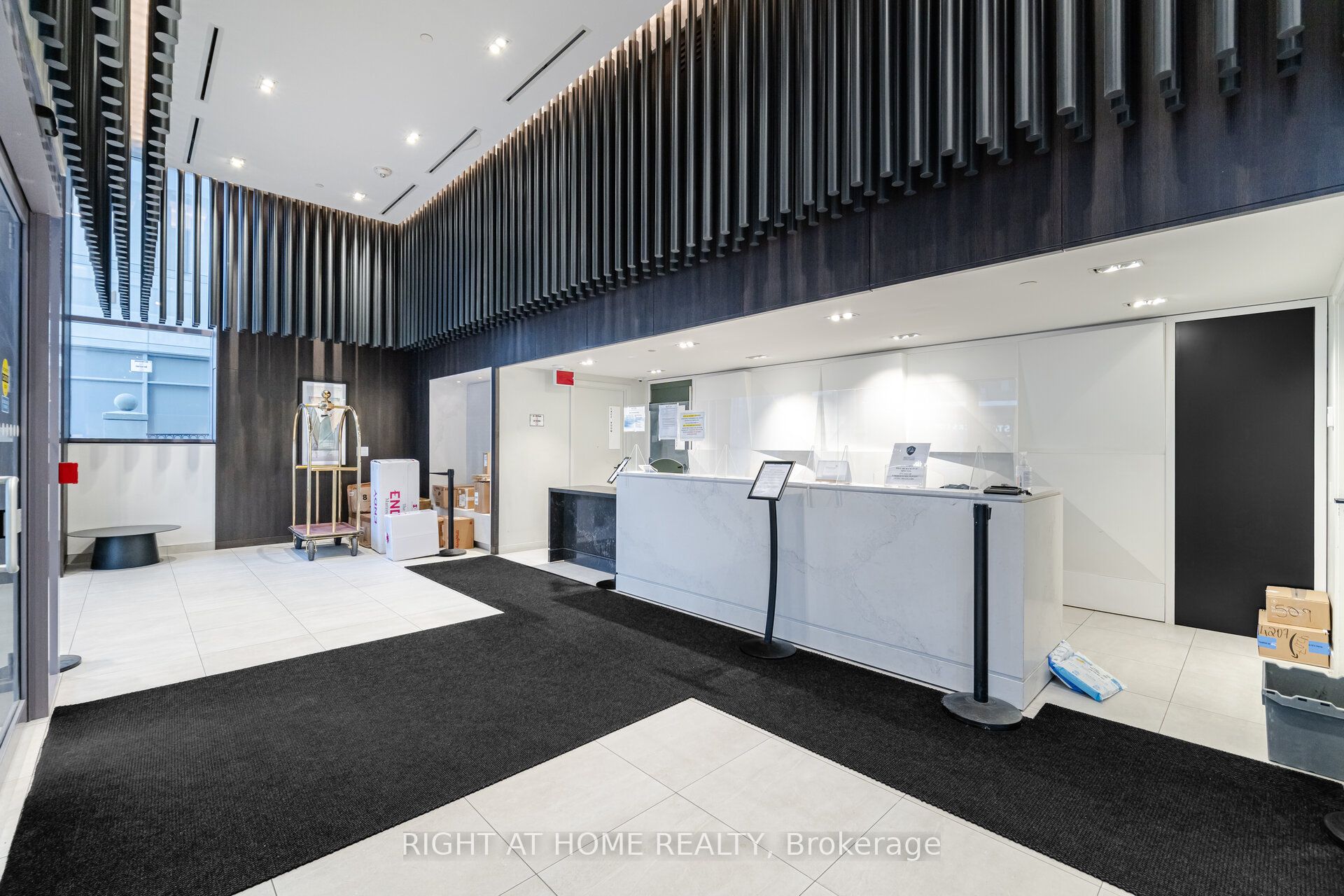 Additional image 3 of 4310-4065 Confederation Parkway, Mississauga, ON, L5B 0L4