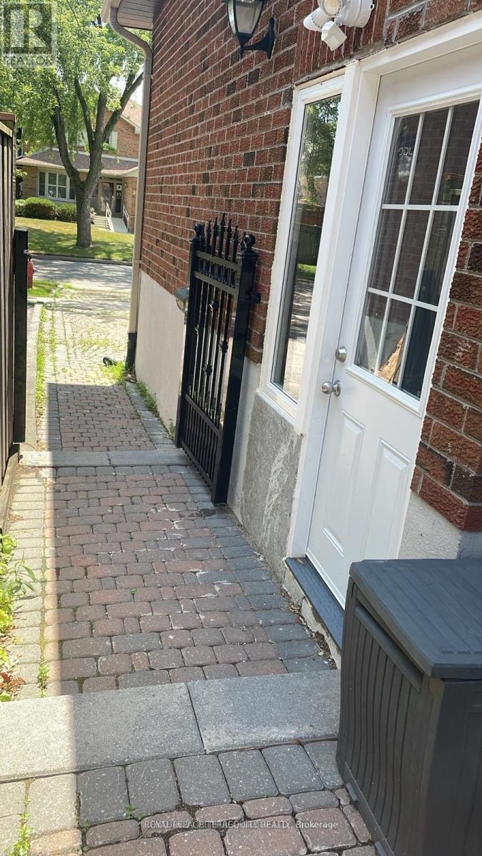 Additional image 3 of 37 Crystal Drive, Richmond Hill, ON, L4C7Y5
