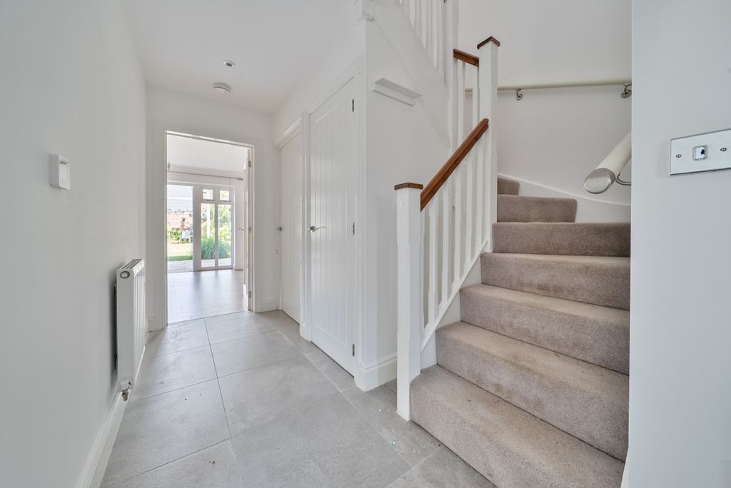 Additional image 5 of 4 bed detached house to rentSid Courtney Road, Tiddington, Stratford-Upon-Avon CV37