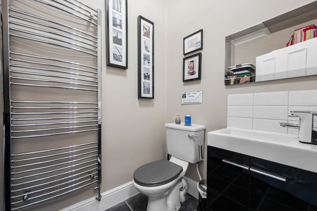 Additional image 12 of 2 bed flat for saleDaveylands, Wilmslow, Cheshire SK9