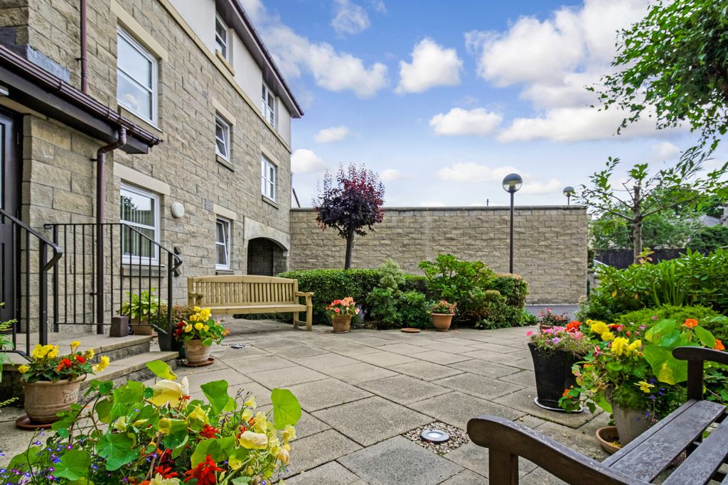 Additional image 14 of 2 bed flat for sale24 Woodside Walk, Hamilton, South Lanarkshire ML3