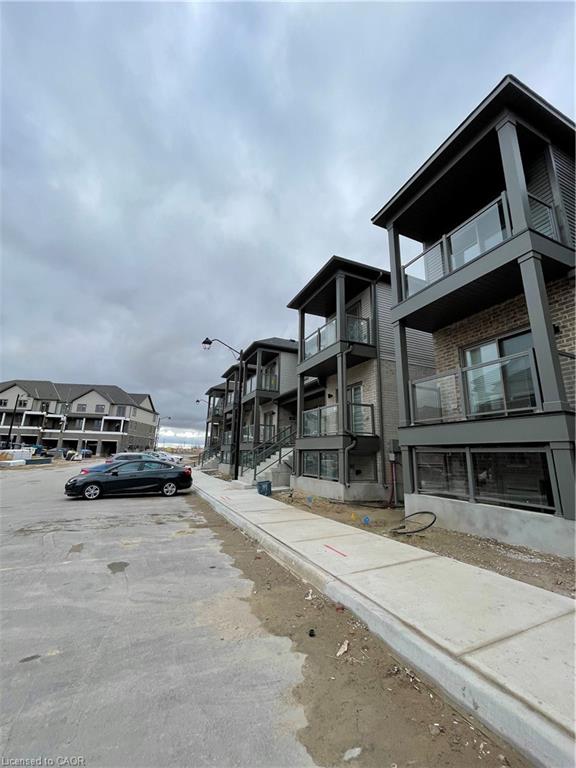 52-205 West Oak Trail, Kitchener, ON, N2R 0R9