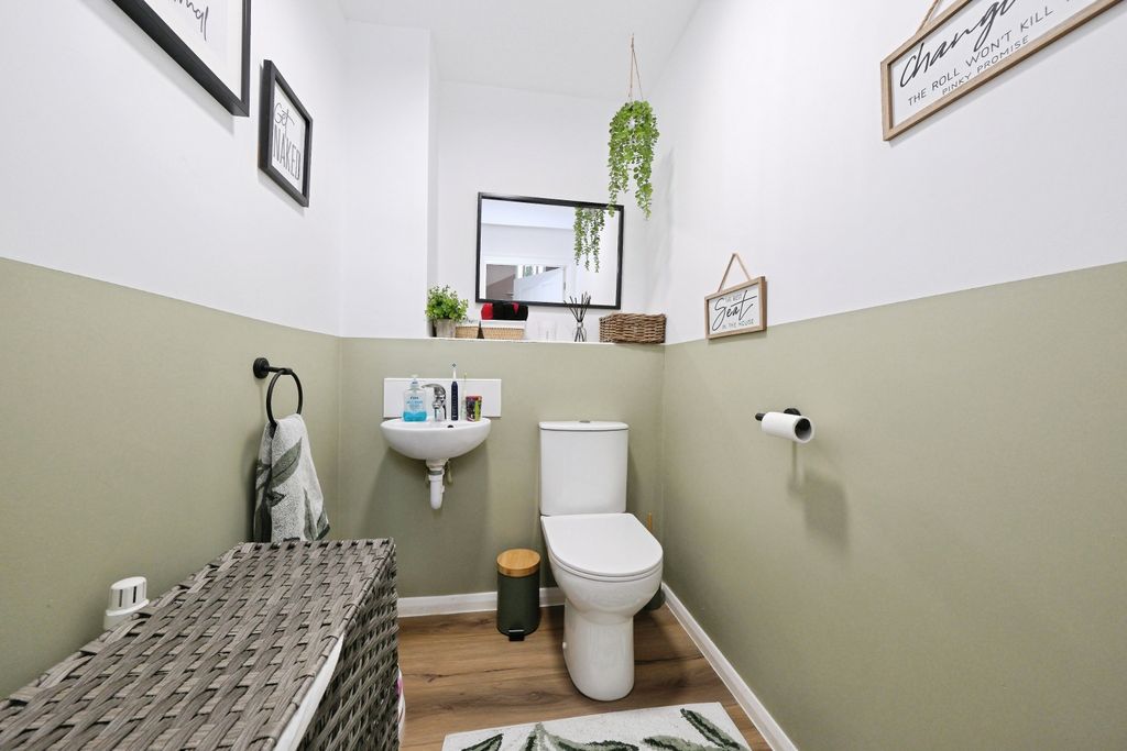 Additional image 8 of 3 bed semi-detached house for saleTasmania Close, Nottingham NG2