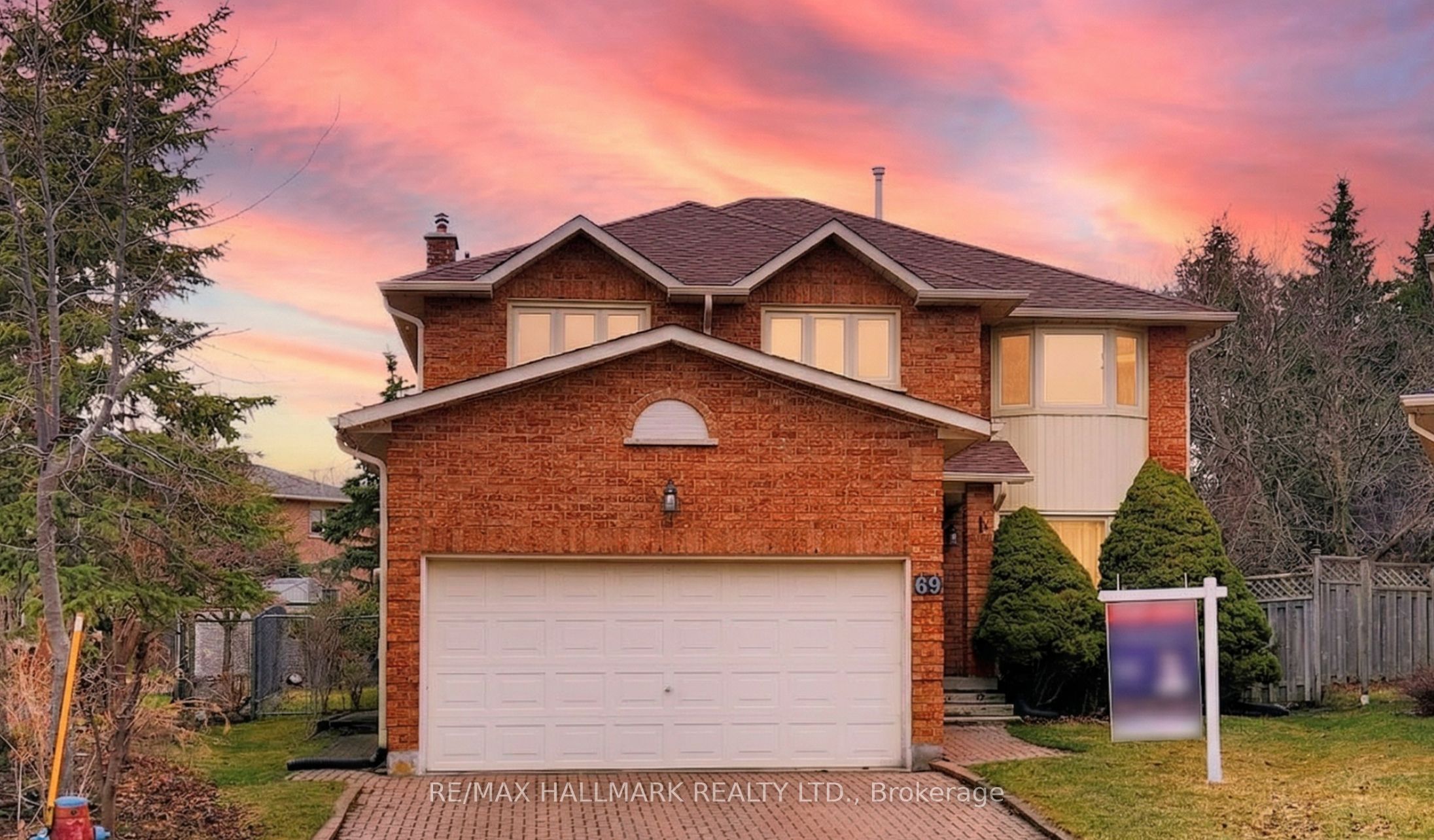 69 Dunbarton Court, Richmond Hill, ON, L4C 8E9