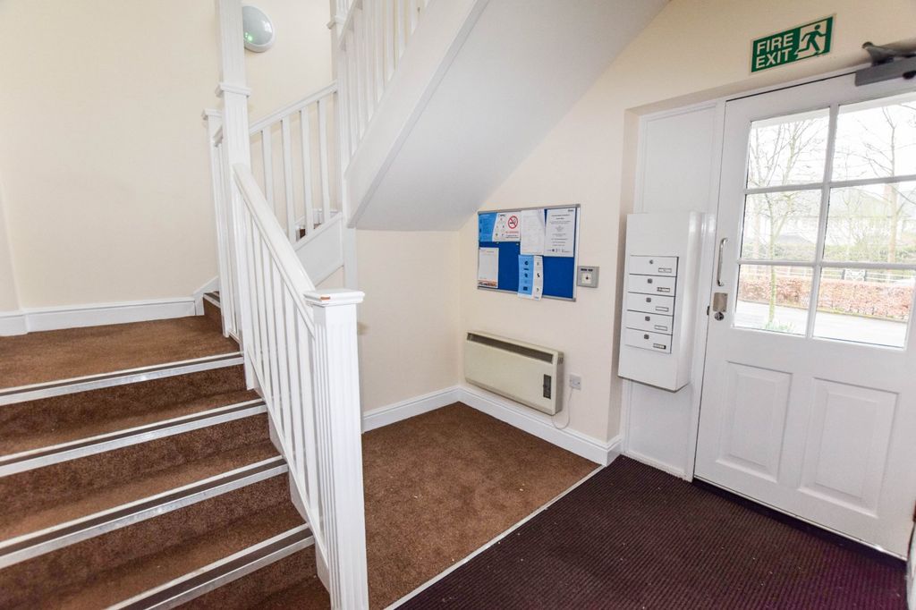 Additional image 2 of 2 bed flat to rentLilybrook Drive, Knutsford, Cheshire WA16