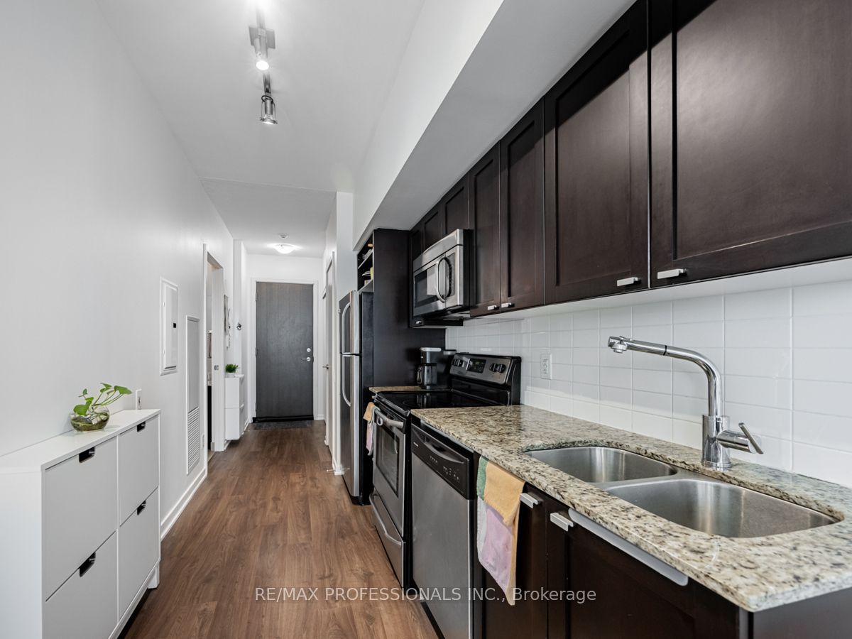 Additional image 3 of 2113-105 The Queensway N/a, Toronto, ON, M6S 5B5