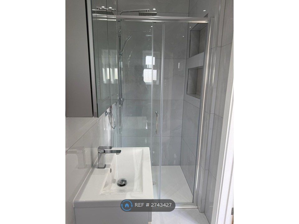 Additional image 14 of 7 bed end terrace house to rentInglehurst Gardens, Ilford IG4