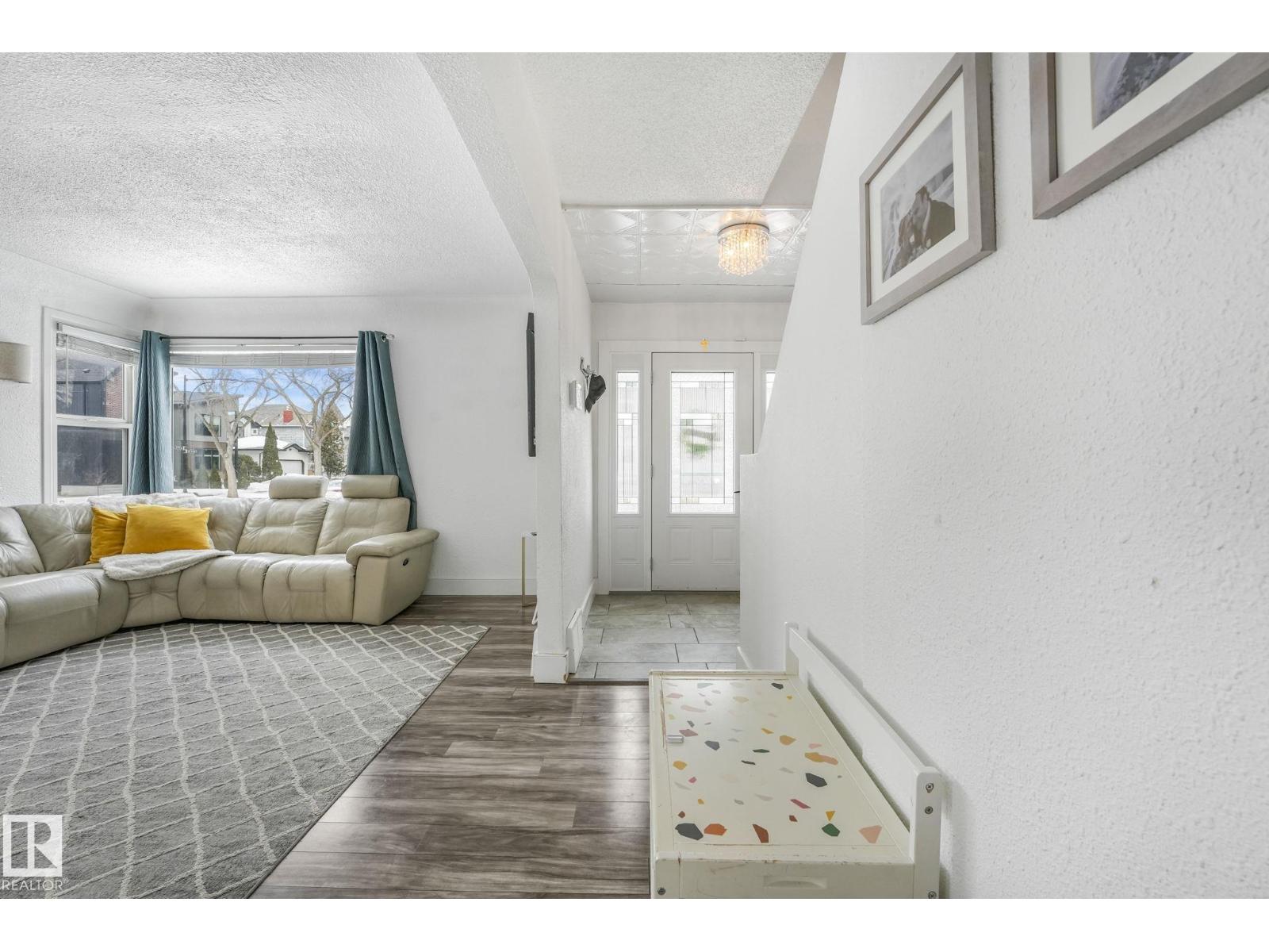 Additional image 3 of 12729 108 Avenue NW, Edmonton, AB, T5M2B8