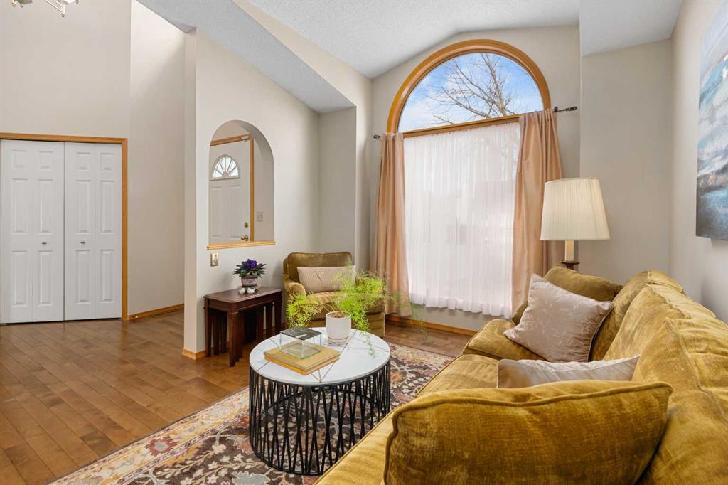 Additional image 4 of 27 Hawkstone Close NW, Calgary, AB, T3G 3P1