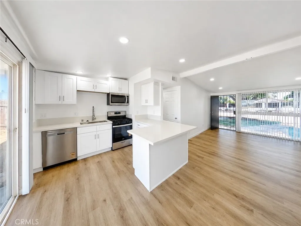 43253 6th St E, Lancaster, CA 93535 photo 4