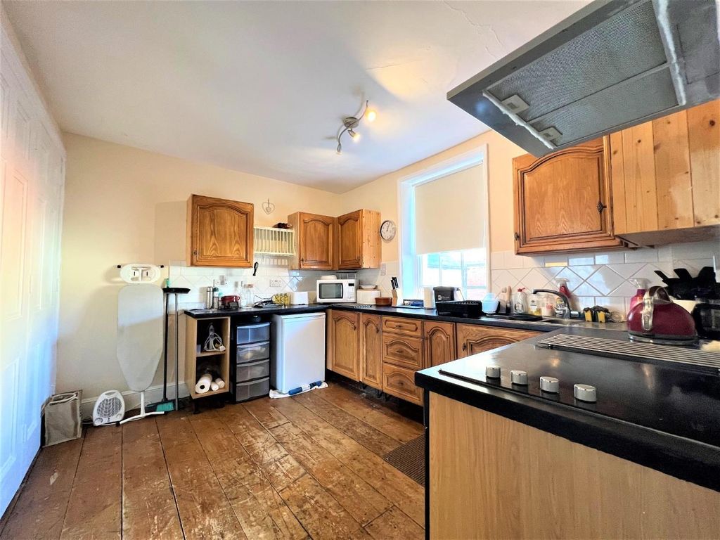 Additional image 4 of 3 bed flat for saleLennox Street, Weymouth DT4