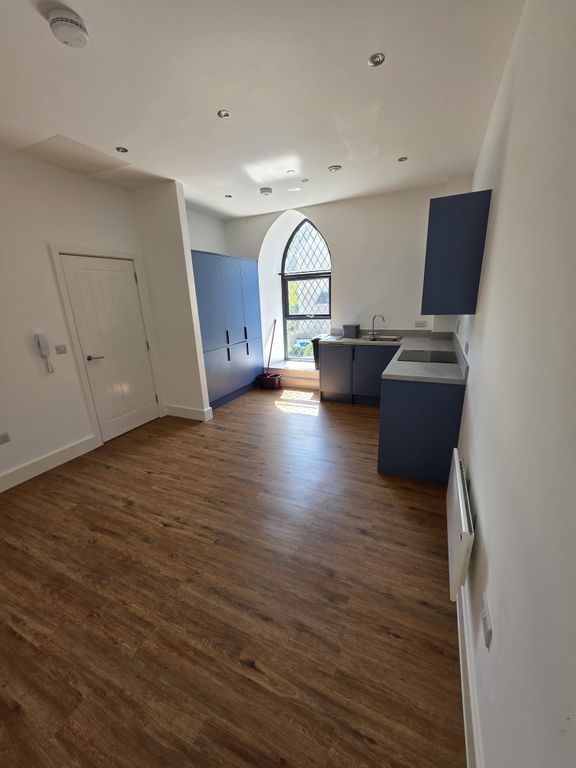 2 bed flat to rentColwyn Bay LL29 photo 3
