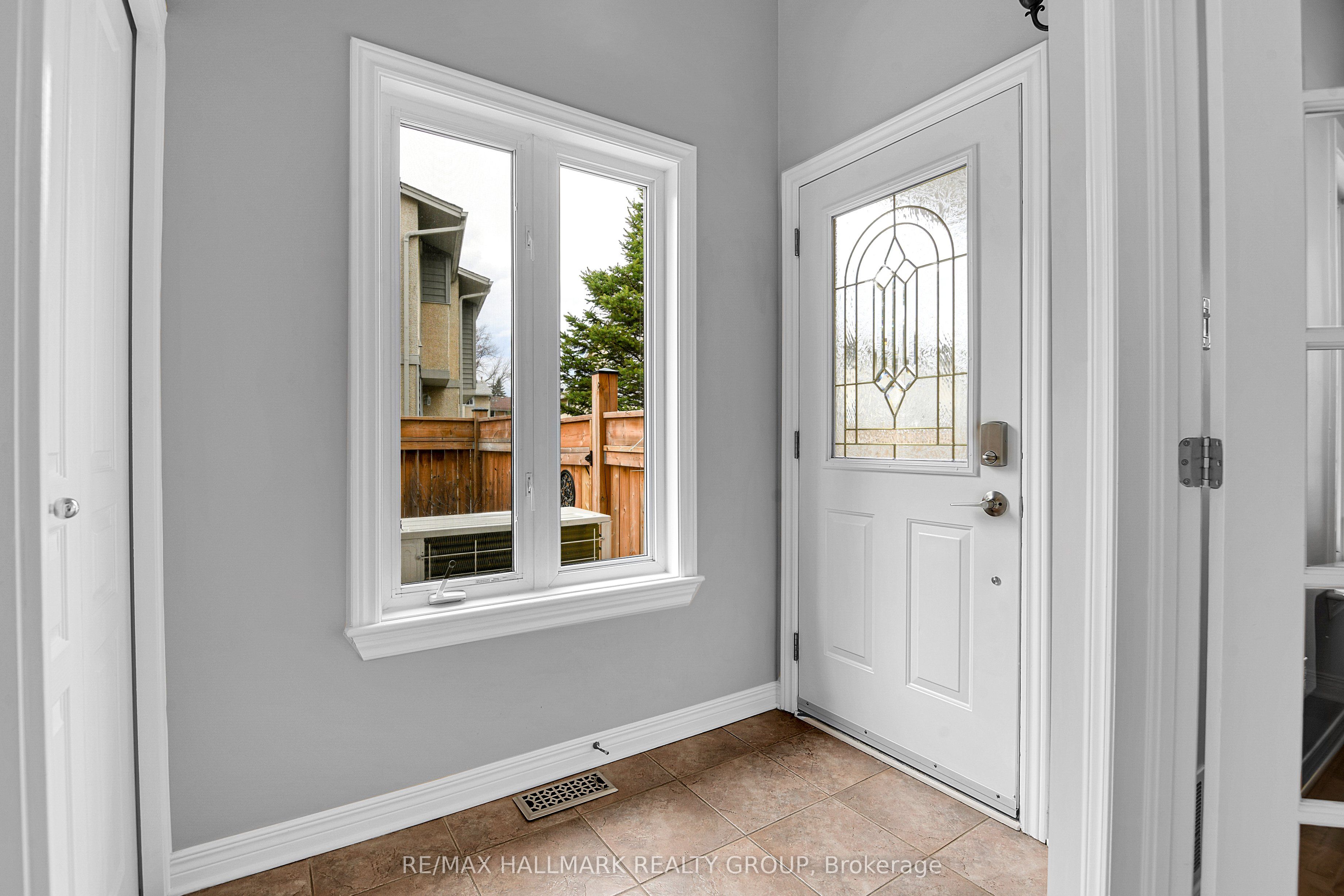 Additional image 5 of 214 Laura Private, Ottawa, ON, K1B 1C8