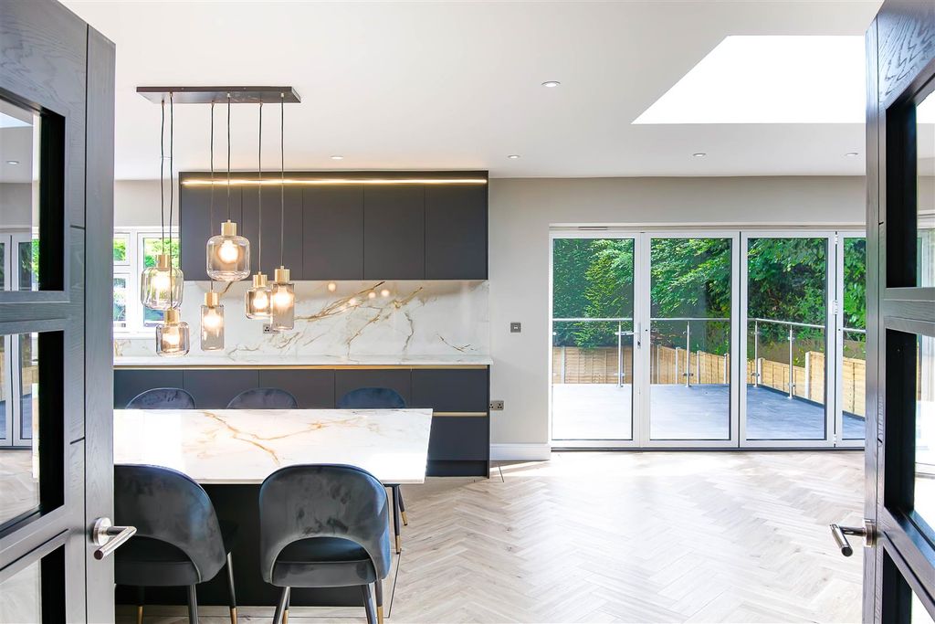 Additional image 12 of 5 bed detached house to rentLichfield Road, Four Oaks, Sutton Coldfield B74